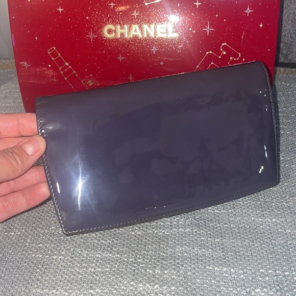Chanel grape purple patent leather long bifold walletserial sticker still intact - Picture 7 of 7